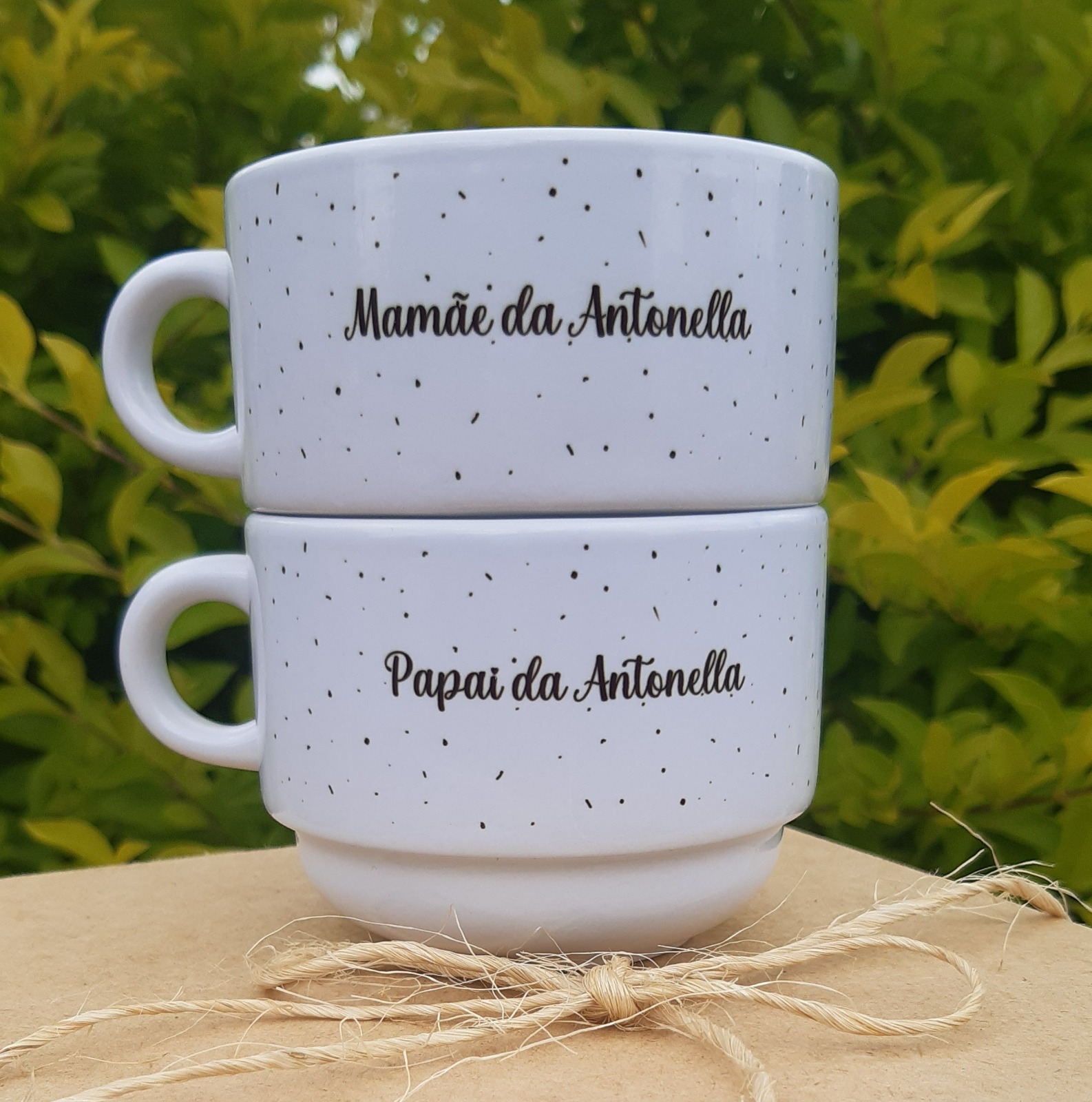 Xicaras com caixa de MDF